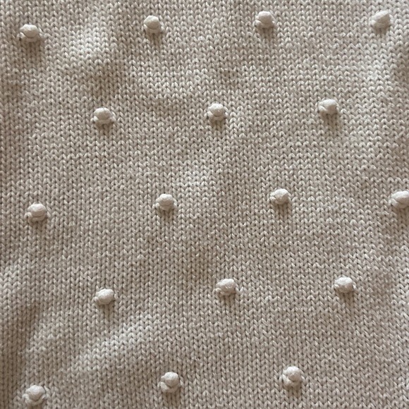 White sweater with fabric dots on the front, size XS - Picture 2 of 4